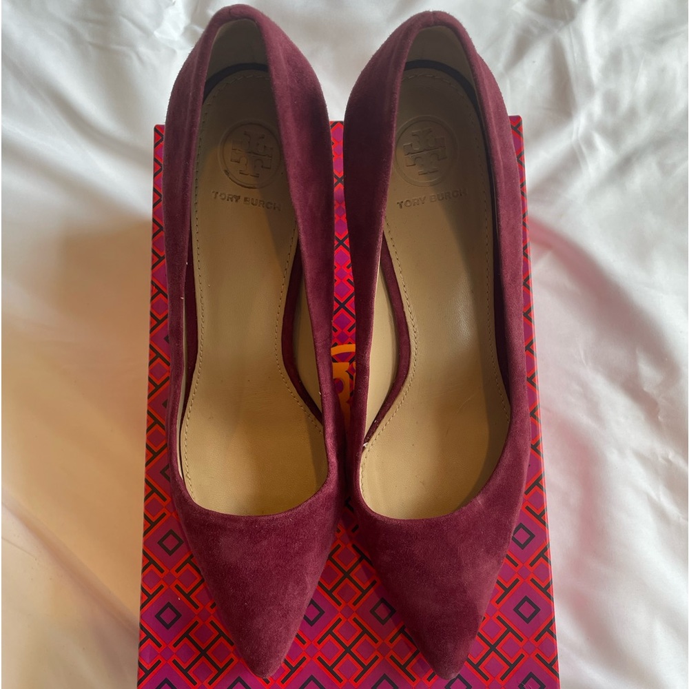 Tory Burch Elana 85MM Kid Suede Pump Color Port Size 8.5
